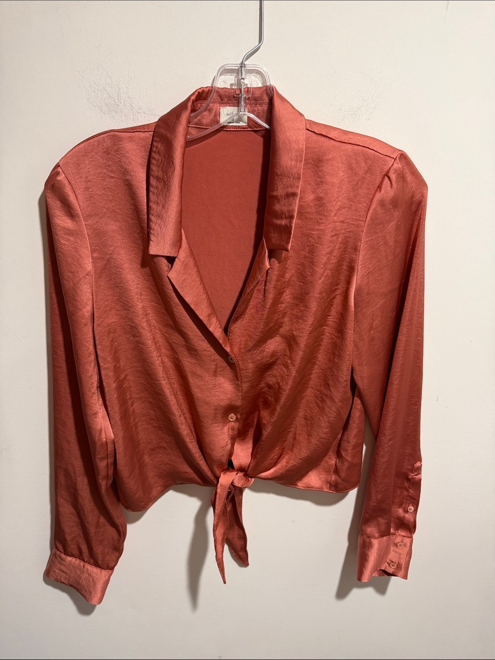 Wilfred Satin Tie-Front Button-Down Top in Light Rust Size Small